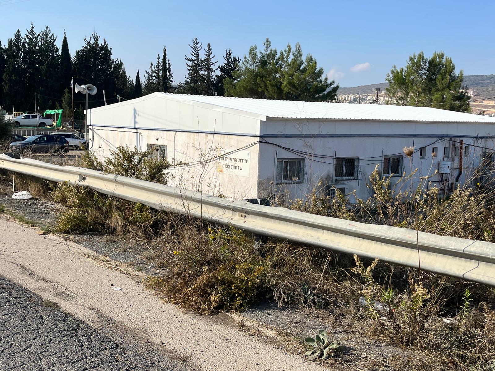 מבנה יביל עם גג פנלים